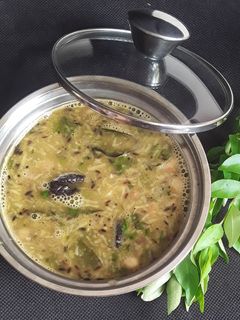 गोड आंबट वरण (मुगडाळ) (god ambat varan recipe in marathi) रेसिपी चे मुख्य फोटो