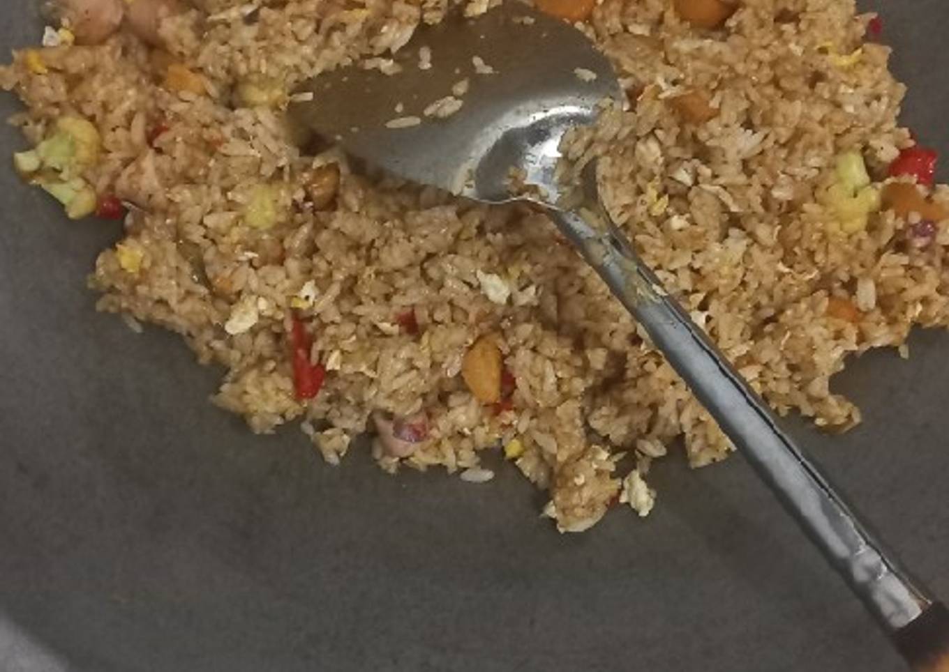 Resep Nasi Goreng Cumi Kering-Sosis-Kembang Kol, Enak Banget