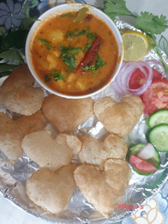 भंडारे वाली आलू की सब्जी (bhandare wali aloo ki sabzi recipe in Hindi) रेसिपी मुख्य फोटो