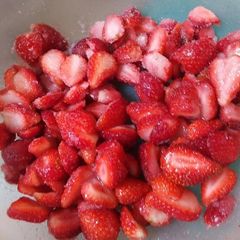 A picture of Macerated Strawberries.