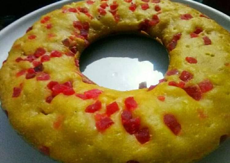 Vanilla tutti fruity cake