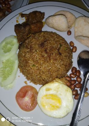 Foto resep Nasi goreng nikmat utk acara wirit😊