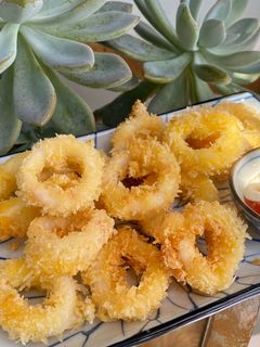 Hình của món Mực chiên xù.