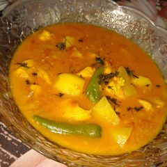 A picture of Bonless Aloo murgi salan.