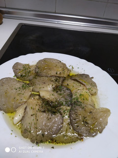 Una foto de Setas al ajillo con orégano😋