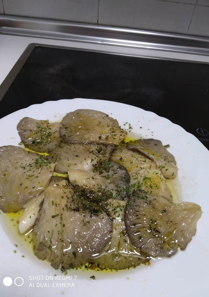 Una foto de Setas al ajillo con orégano😋