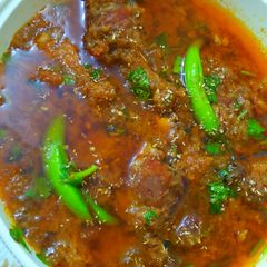 A picture of Shaljam Gosht (Turnip Mutton).