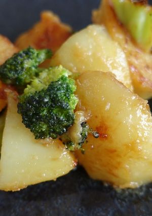 A picture of Stir-fried potato miso butter.