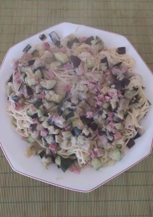 Una foto de Espaguetis con verduras