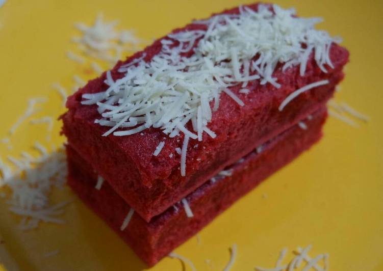 Putu ayu rasa Red Velvet keju