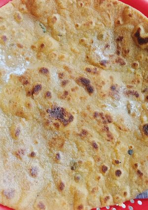 A picture of Leftover Daal,Fresh Butter Wala Paratha 😋🤩.