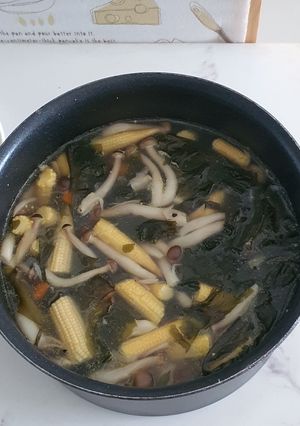 Hình của món Canh hạt sen rong biển.