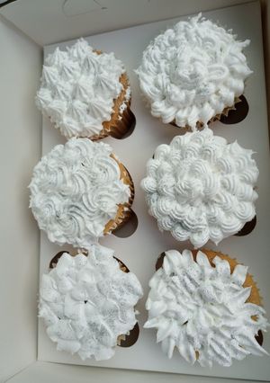 A picture of Vanilla cup cake.
