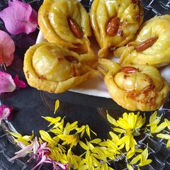 A picture of Diya gujiya.