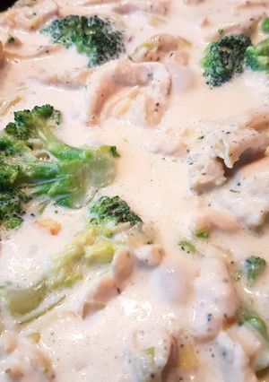 Póréhagymás brokkolis csirkemell tejszínnel recept fotója