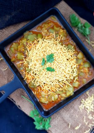 A picture of Galka Sev nu Shak - Kathiyawadi Sponge Gourd Sev Curry.