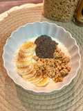 Yogur natural con plátano, chía y muesli