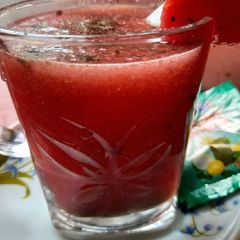 A picture of Watermelon juice.