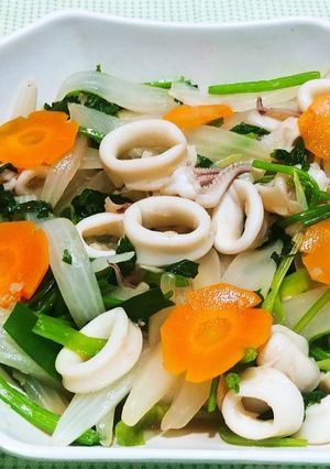 Hình của món Mực xào cần tỏi.