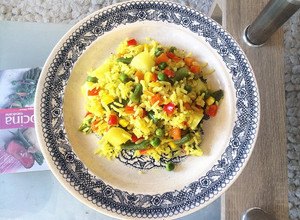 Una foto de Arroz con verduras al curry