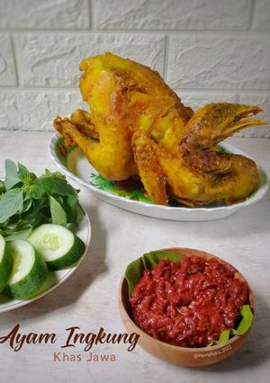 Foto resep Ayam Ingkung Khas Jawa