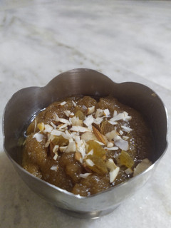 રાજગરા નો શીરો (Rajgira Sheera Recipe In Gujarati) રેસીપી મુખ્ય ફોટો