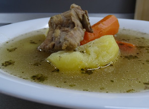 Húsleves csontos sertéshúsból! recept fotója