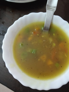 வெஜிடபிள் சூப் (Vegetable soup recipe in tamil) செய்முறை முக்கிய புகைப்படம்