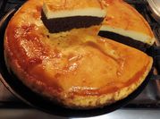 Una foto de chocoflan con flan de caja