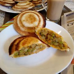 A picture of Flying Saucer Sandwich.