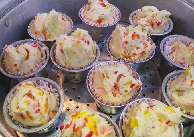 Resep Bolu Kukus Mekar Meses Rainbow tanpa soda cocok ...