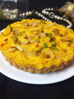 A picture of Mango phirni pie.