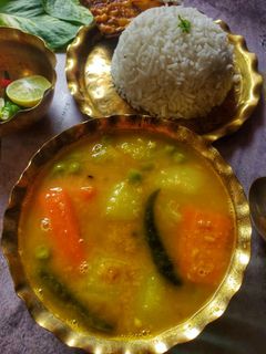 সব্জি দিয়ে ভাজা মুগ ডাল(moong lentil with vegetables recipe in Bengali) রেসিপির প্রধান ছবি
