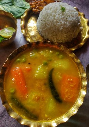 সব্জি দিয়ে ভাজা মুগ ডাল(moong lentil with vegetables recipe in Bengali) রেসিপির প্রধান ছবি