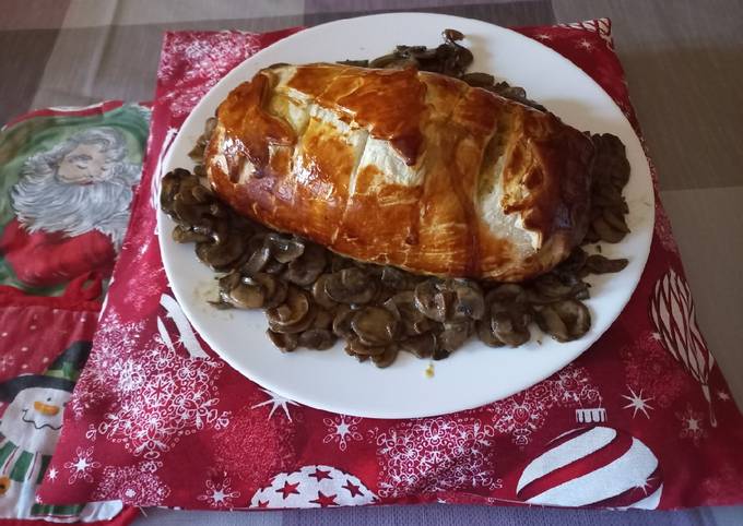 Polpettone di carne e verdure in crosta con funghi champignon