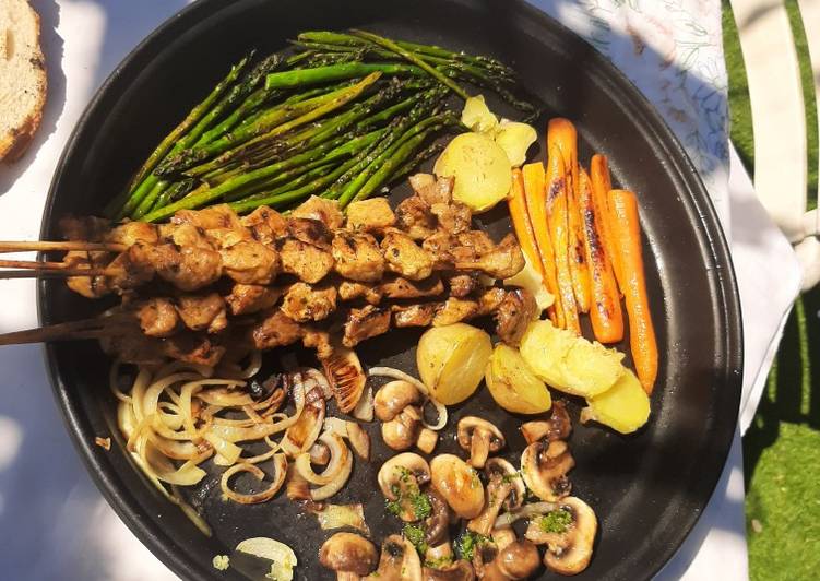 Parrillada de verduras y pinchitos