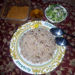 A picture of Garau-Garau with salad.