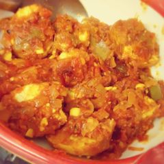 A picture of Burmese Egg Curry.