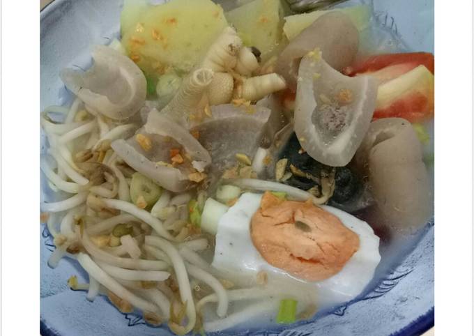 Misop (soto bening) kikil,ceker