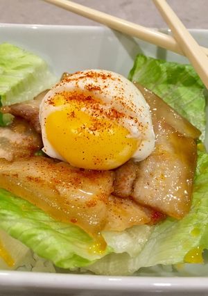 รูปของ หมูสไลด์ผัดซอสสุกี้