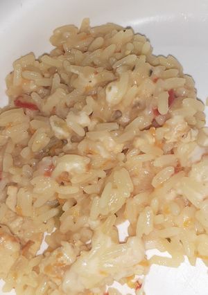 Una foto de Arroz con pollo / sobras en empanada