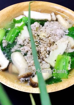 Hình của món Canh Cải Bẹ Xanh Nấu Nấm Và Thịt.