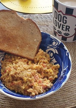 Una foto de Huevos Pericos