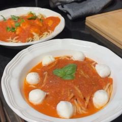 A picture of Roasted Tomato Basil Pasta.