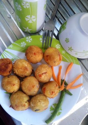 A picture of Sweet potato mashed balls.