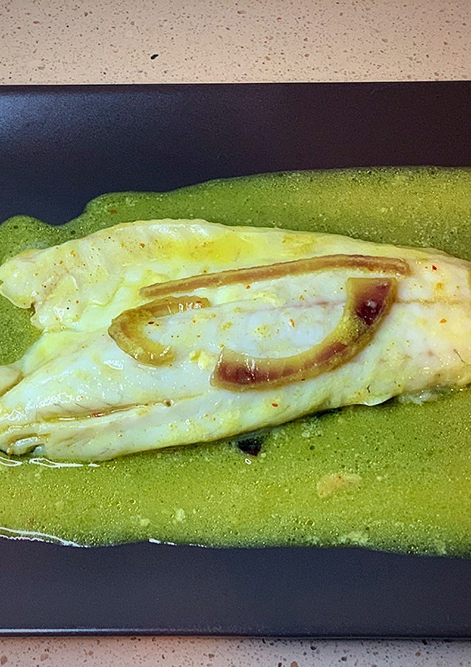 Una foto de Lubina al curry