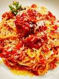 L'amore è... un piatto di pasta al sugo! ❤️