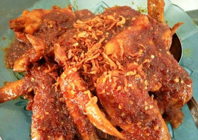 Balado pedas sayap ayam