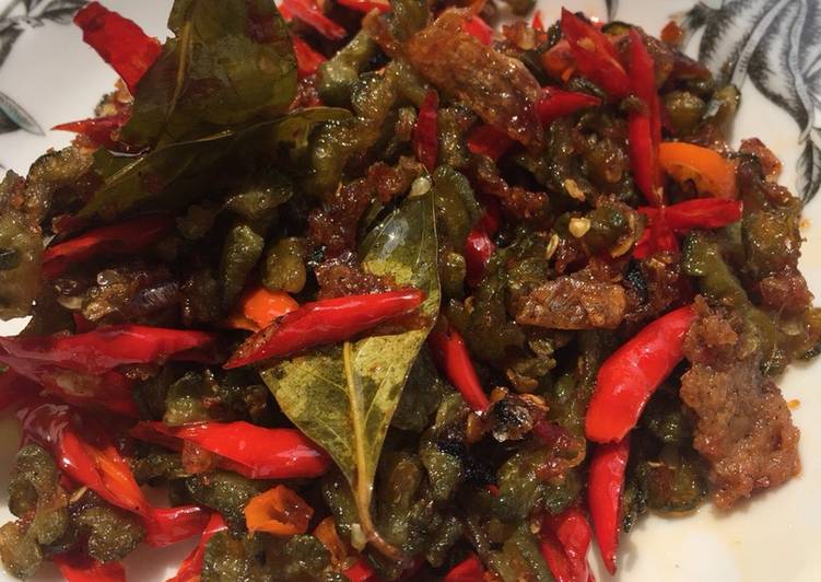 Cara termudah untuk Campuran AppetizingPare Nenek