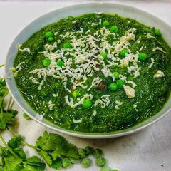 A picture of Restaurant Style Palak Mutter.